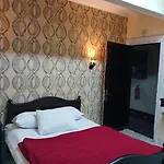 New Palace Hotel